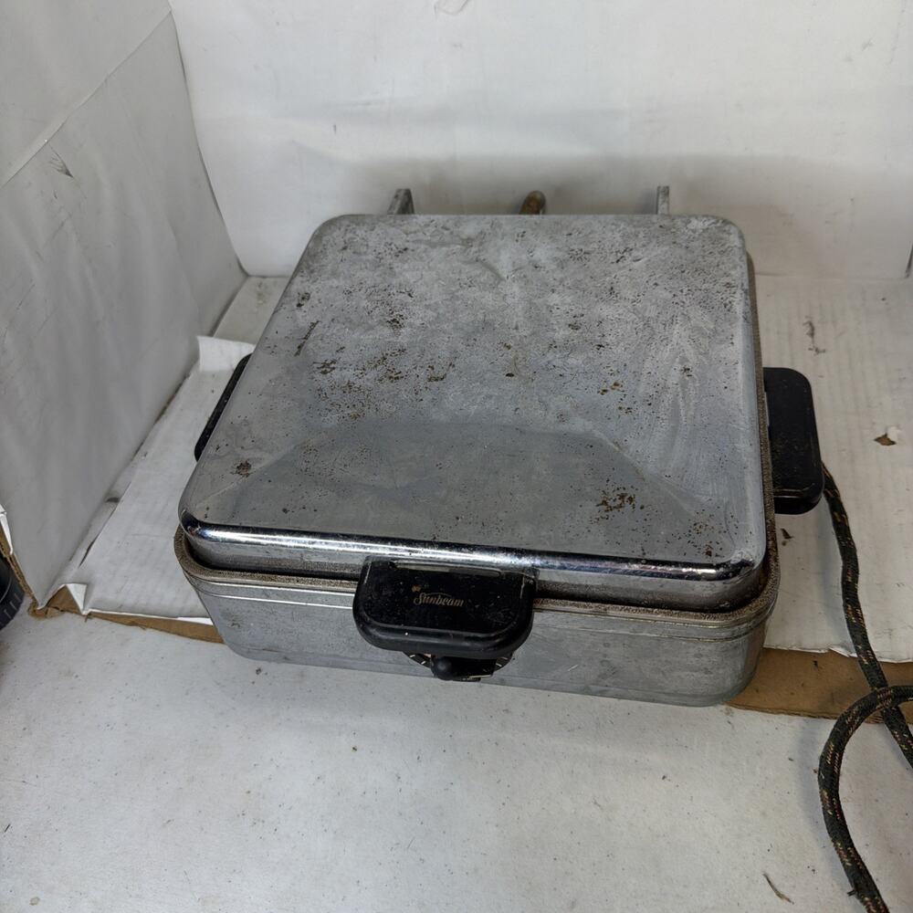 Vintage Sunbeam W-2-A Waffle Maker Iron Stainless Steel As Picture Tested Works